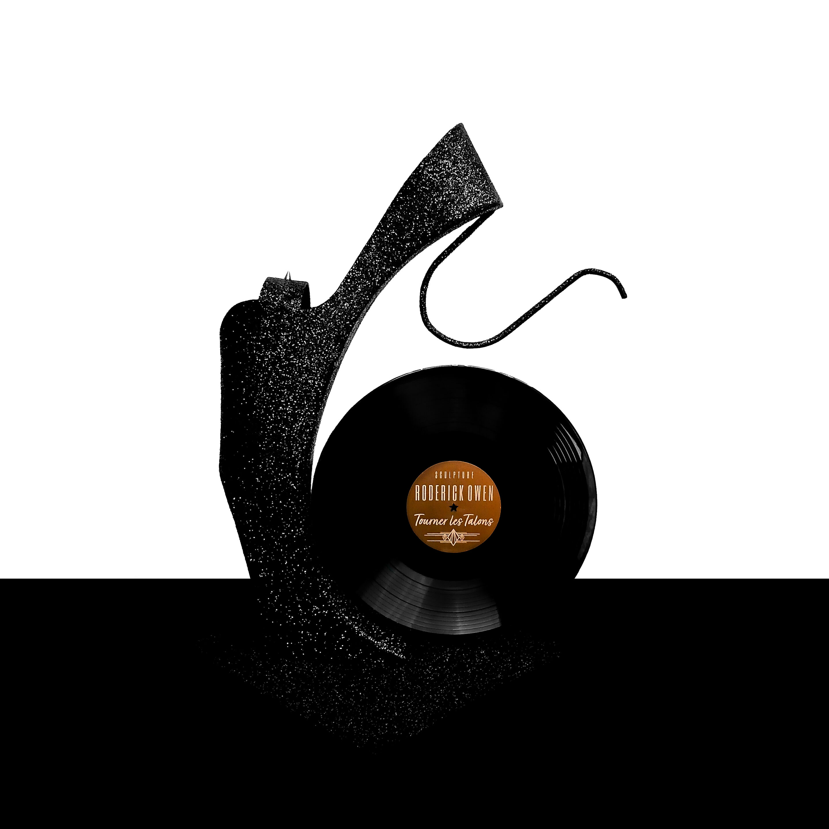 Roderick Owen / Sculpteur / Escarpin d'acier
